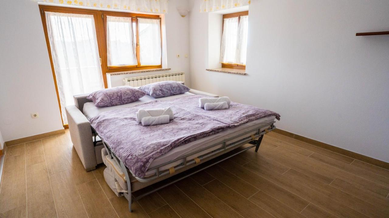 Apartma Tri Oljke Dobrovo Eksteriør bilde