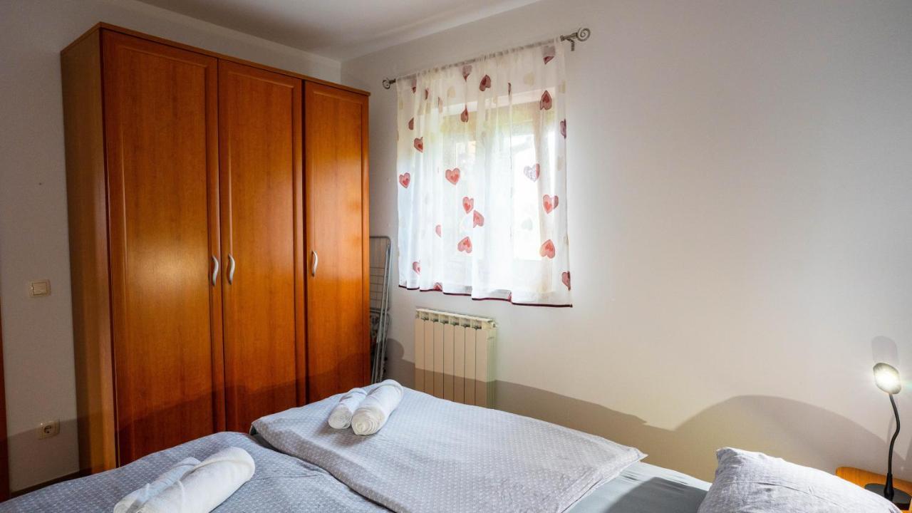 Apartma Tri Oljke Dobrovo Eksteriør bilde