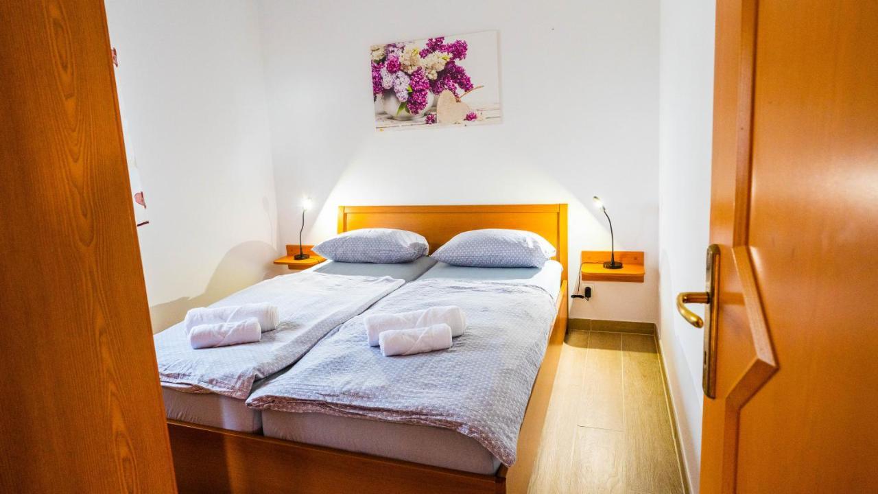 Apartma Tri Oljke Dobrovo Eksteriør bilde