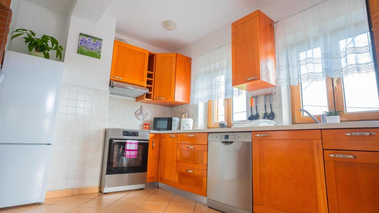 Apartma Tri Oljke Dobrovo Eksteriør bilde