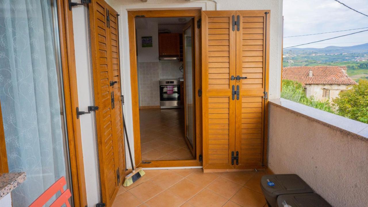 Apartma Tri Oljke Dobrovo Eksteriør bilde